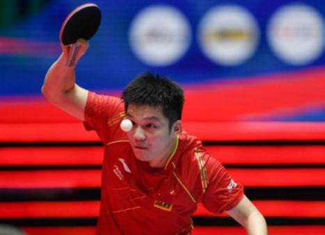 托希尔在接 托希尔在接